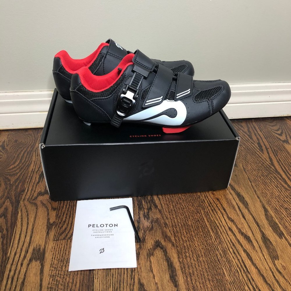 Peloton Cycling Shoes Womens w/ Cleats Size 6 / 37